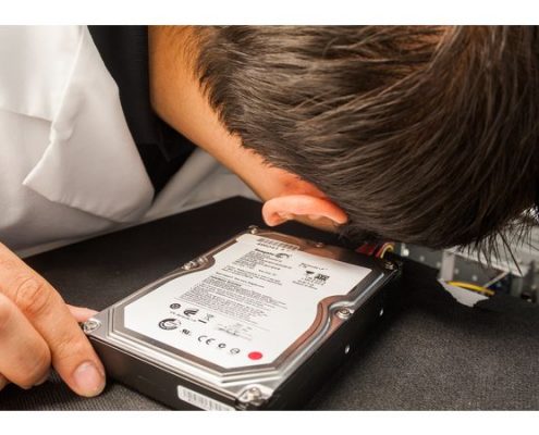 تعمیر هارد ضربه خورده هارد خراب و دردسر های فامیل