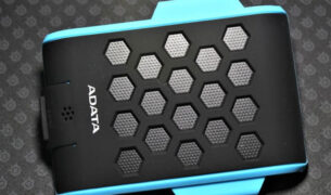 برسی هارد اکسترنال ای‌دیتا مدل HD720